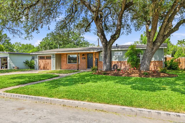 834 Chevy Chase, San Antonio, TX 78209