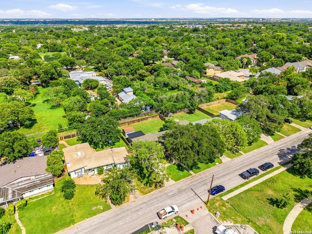 834 Chevy Chase, San Antonio, TX 78209