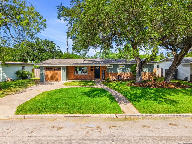 834 Chevy Chase, San Antonio, TX 78209