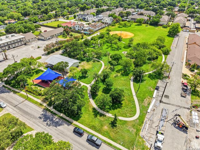 834 Chevy Chase, San Antonio, TX 78209