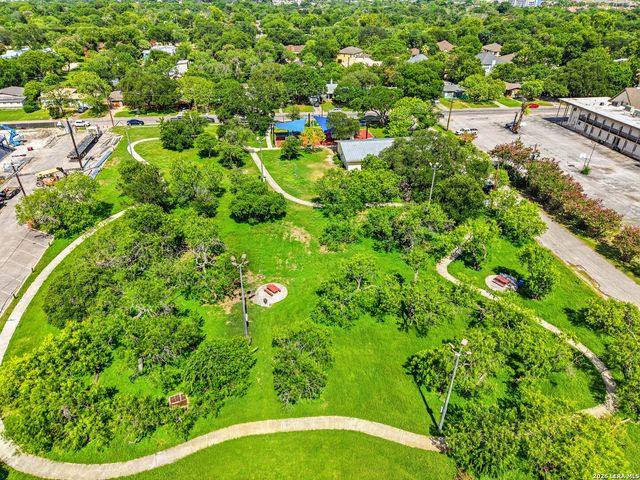 834 Chevy Chase, San Antonio, TX 78209