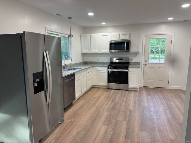 2523 S Meeker Avenue, Muncie, IN 47302