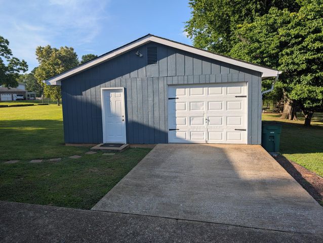 1751 Crabtree Road, Hixson, TN 37343