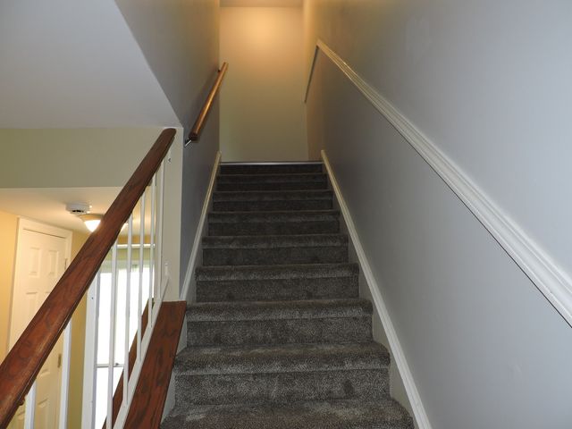 1334 Gloucester Circle, Carol Stream, IL 60188