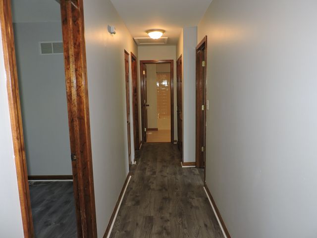 1334 Gloucester Circle, Carol Stream, IL 60188