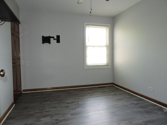 1334 Gloucester Circle, Carol Stream, IL 60188