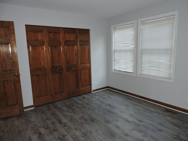 1334 Gloucester Circle, Carol Stream, IL 60188