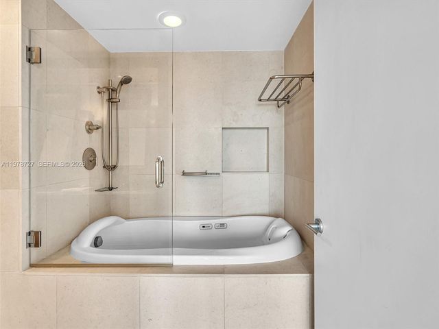 6899 Collins Ave 2109, Miami Beach, FL 33141