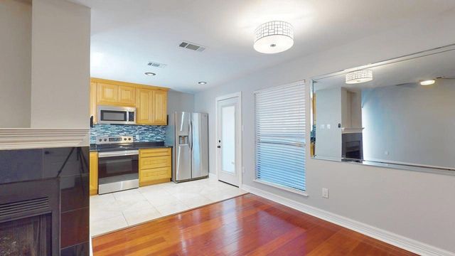 833 W Harwood Road F, Hurst, TX 76054