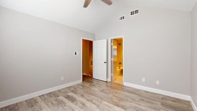 833 W Harwood Road F, Hurst, TX 76054