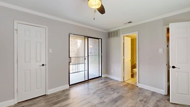 833 W Harwood Road F, Hurst, TX 76054