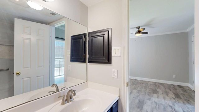 833 W Harwood Road F, Hurst, TX 76054