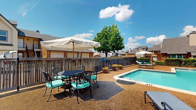 833 W Harwood Road F, Hurst, TX 76054