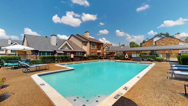 833 W Harwood Road F, Hurst, TX 76054