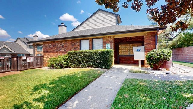 833 W Harwood Road F, Hurst, TX 76054