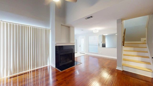 833 W Harwood Road F, Hurst, TX 76054