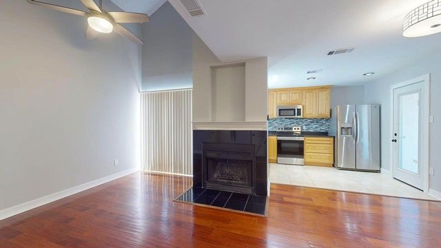 833 W Harwood Road F, Hurst, TX 76054