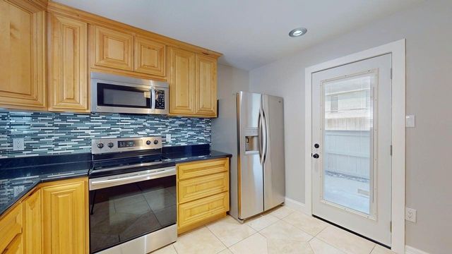 833 W Harwood Road F, Hurst, TX 76054