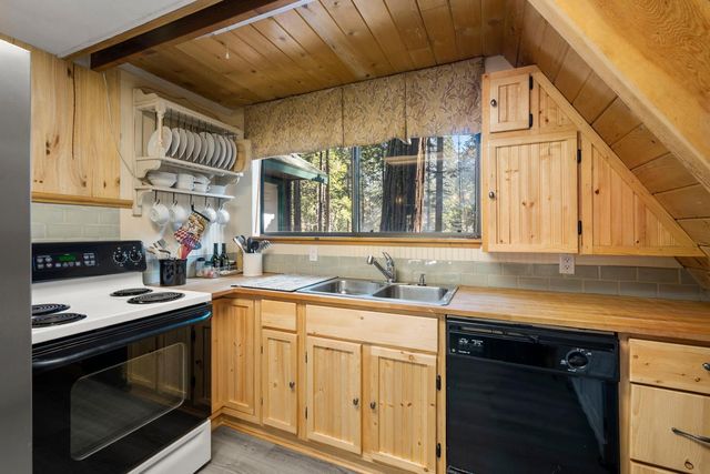 3894 Ottawa Dr, Camp Connell, CA 95223