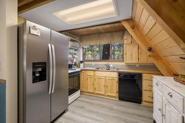 3894 Ottawa Dr, Camp Connell, CA 95223