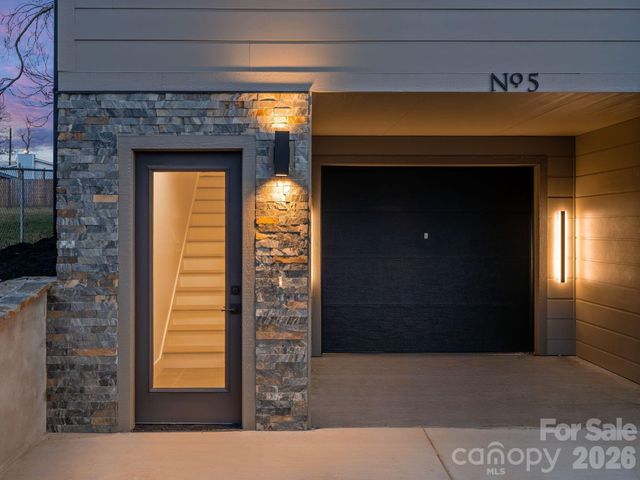 13 Gudger Road, Asheville, NC 28806