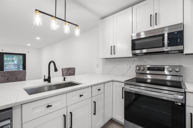 5 Abbey Lane 207, Delray Beach, FL 33446