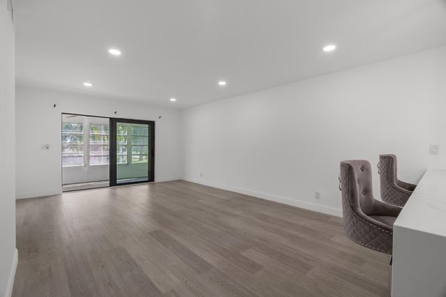 5 Abbey Lane 207, Delray Beach, FL 33446