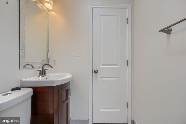 138 S CLINTON ST, Baltimore, MD 21224