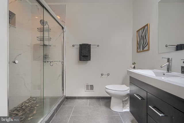 138 S CLINTON ST, Baltimore, MD 21224