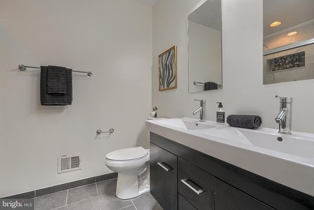 138 S CLINTON ST, Baltimore, MD 21224