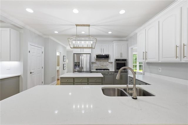 3095 Chattahoochee Trace, Gainesville, GA 30506