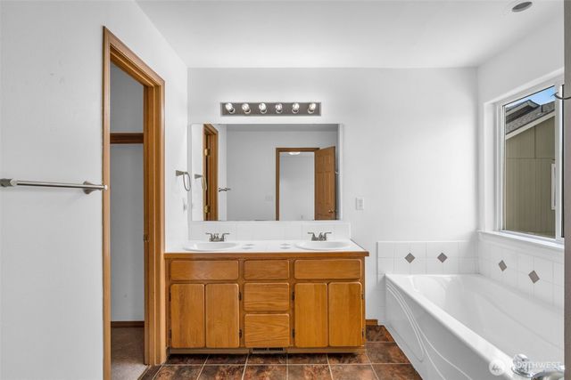 13308 108th Avenue E, Puyallup, WA 98374