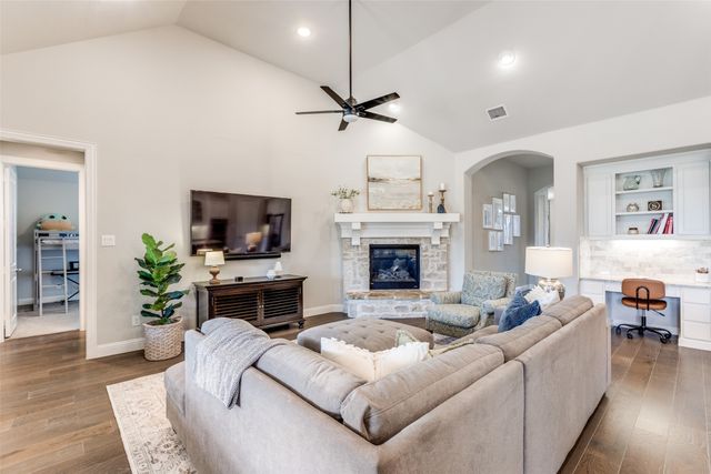 8013 Three Forks Trail, Mckinney, TX 75071