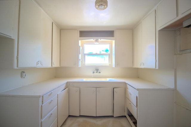 214 Ferguson Ave, Modesto, CA 95354