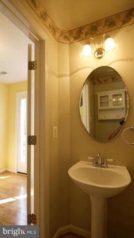 20433 DONCASTER TER, Sterling, VA 20165