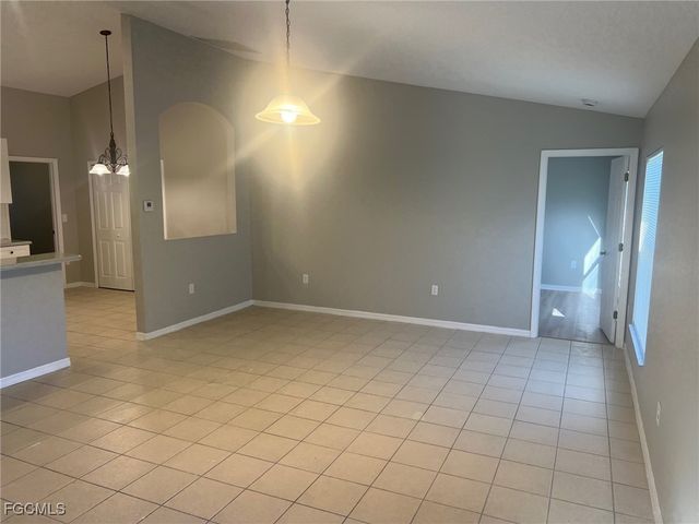 4015 6th ST SW, Lehigh Acres, FL 33976