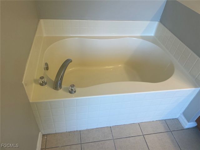 4015 6th ST SW, Lehigh Acres, FL 33976