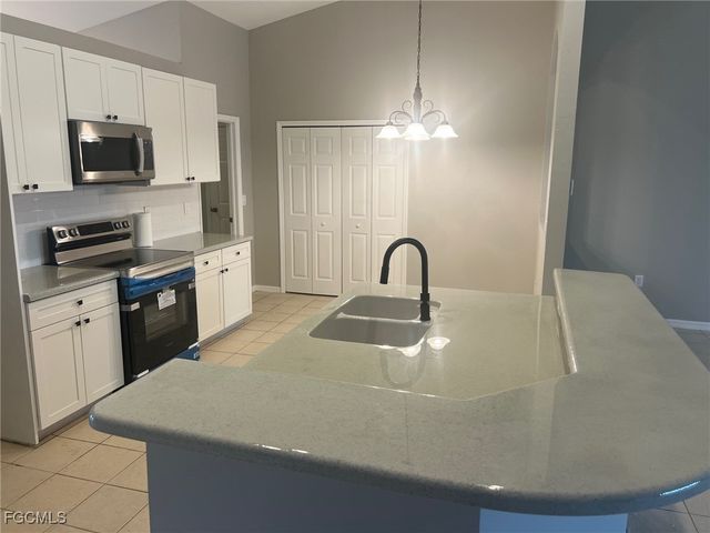 4015 6th ST SW, Lehigh Acres, FL 33976