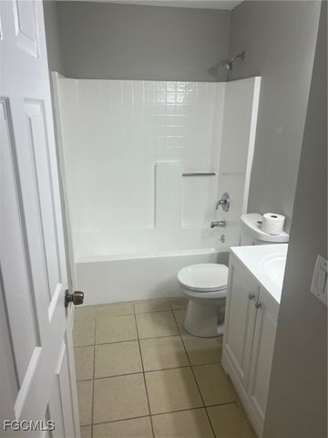 4015 6th ST SW, Lehigh Acres, FL 33976