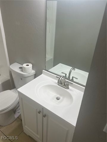 4015 6th ST SW, Lehigh Acres, FL 33976