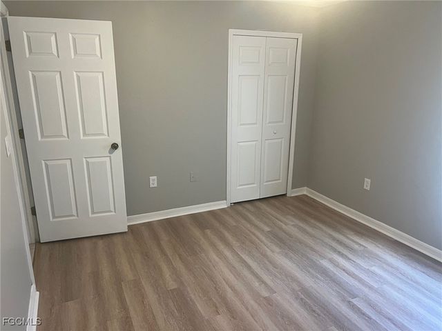 4015 6th ST SW, Lehigh Acres, FL 33976