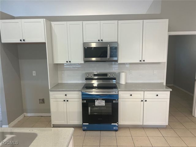 4015 6th ST SW, Lehigh Acres, FL 33976