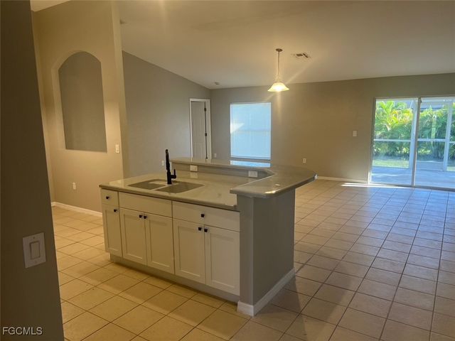 4015 6th ST SW, Lehigh Acres, FL 33976