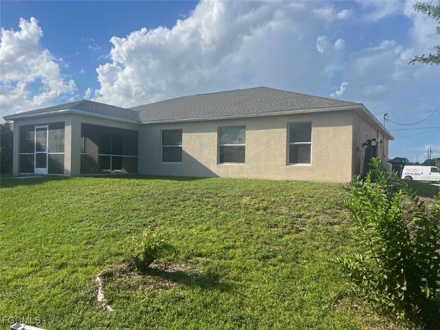 4015 6th ST SW, Lehigh Acres, FL 33976