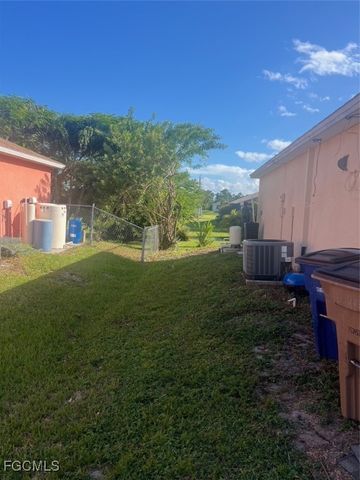 4015 6th ST SW, Lehigh Acres, FL 33976