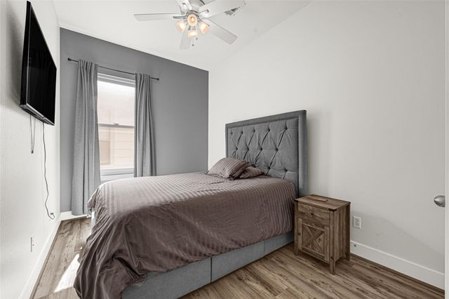 1107 W 21st Street B, Houston, TX 77008