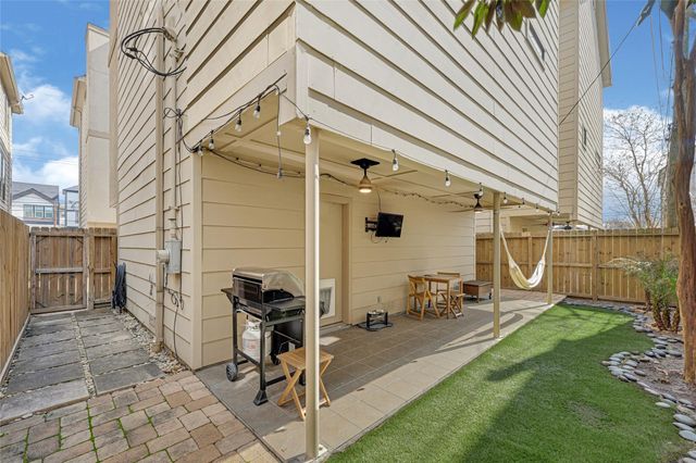 1107 W 21st Street B, Houston, TX 77008