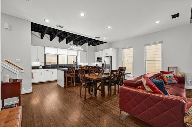 1107 W 21st Street B, Houston, TX 77008