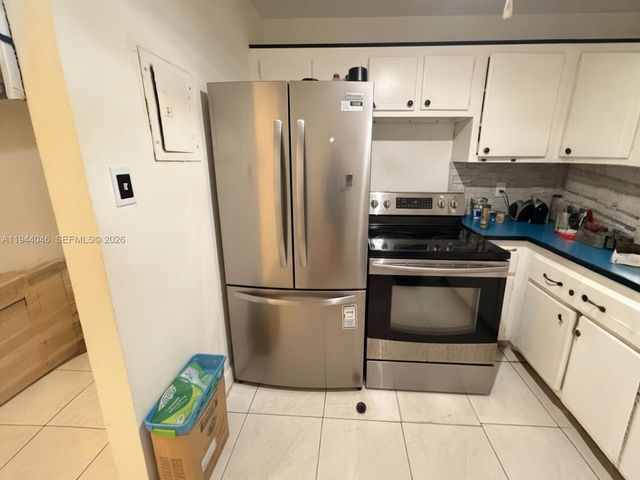 18707 NE 2nd Ave 919, Miami, FL 33179