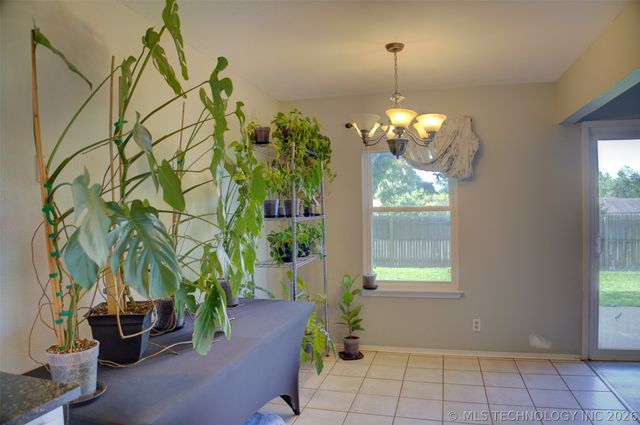 1302 E 140th Place, Glenpool, OK 74033